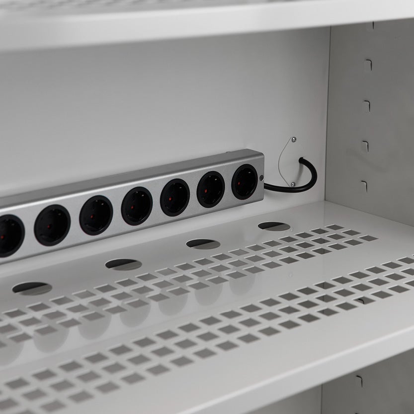 Grenuttag 8-vägs, monterat på JiWa skåp