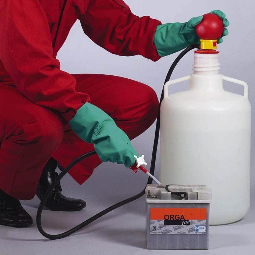 Handpump OTAL® för påfyllnad av bilbatterier