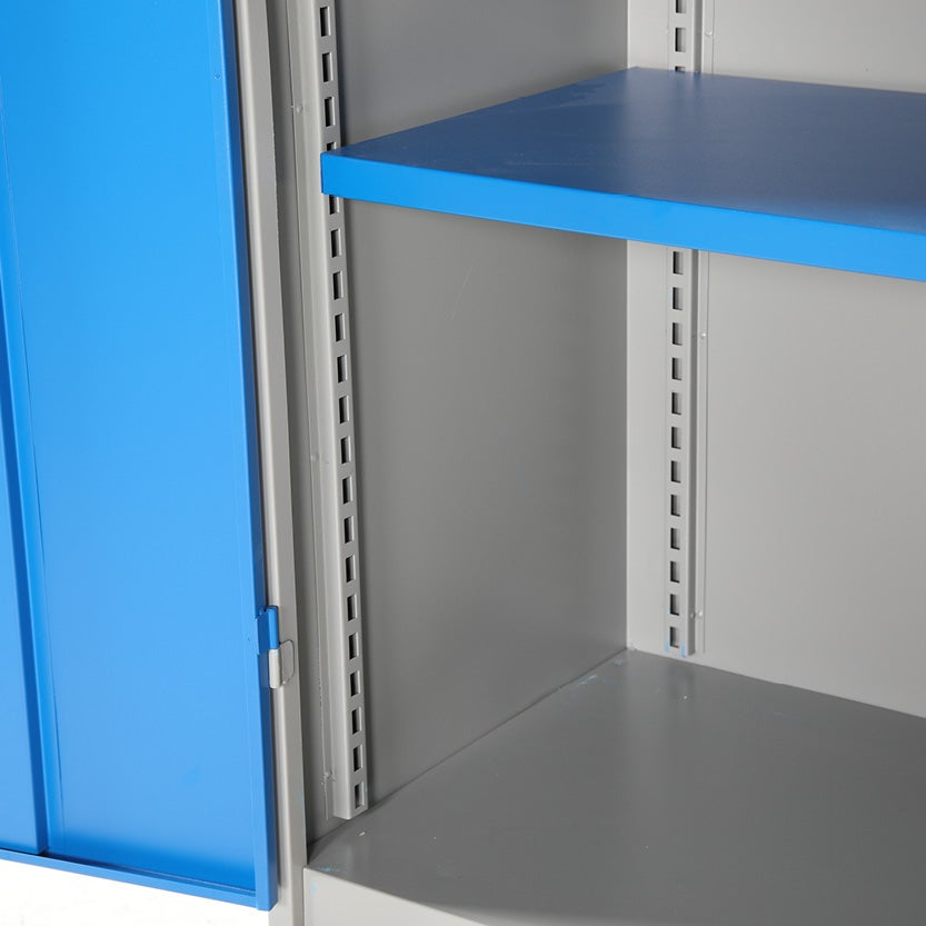 Verkstadsskåp Strong med fyra hyllplan