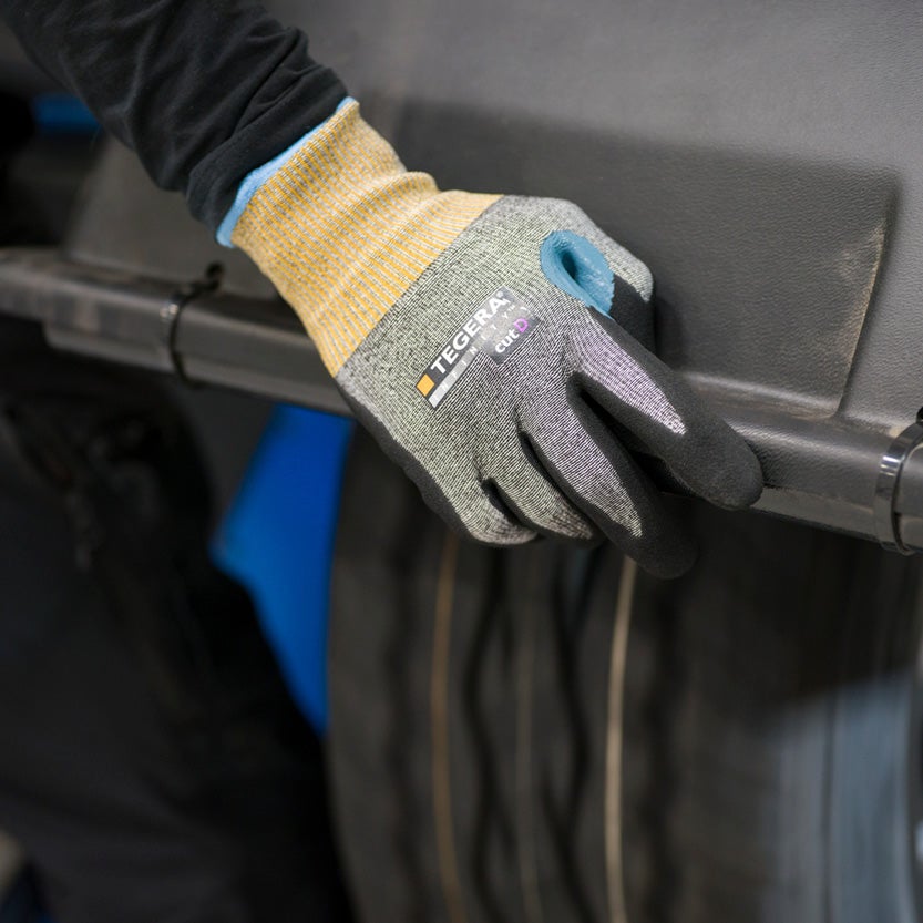 Skärskyddshandske Tegera Infinity 8807R CUT D, stl 6
