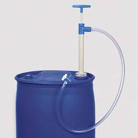 Pump av polypropen (PP) med utloppsslang och kran, för dunkar, fat och IBC